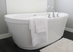 Oval porcelain tub